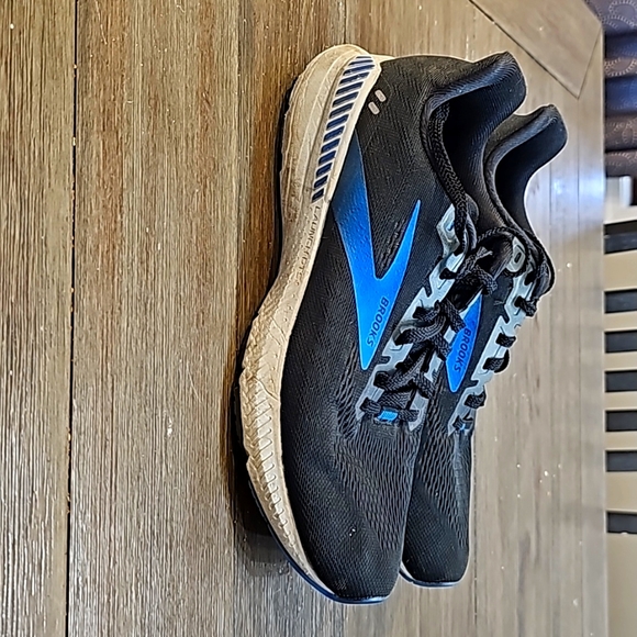 Brooks Launch GTS 8 Men's 9 (women's 10.5) black and blue - Picture 1 of 4